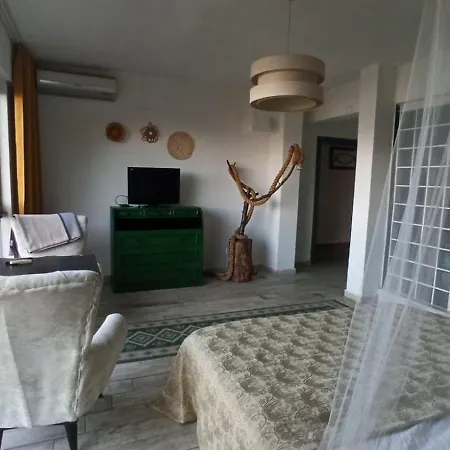 Goelyaka Bed & Breakfast *