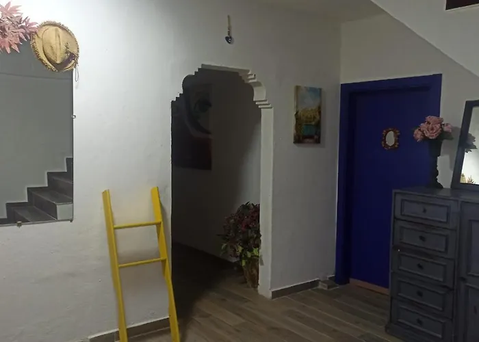 Frühstückspension Goelyaka 3*