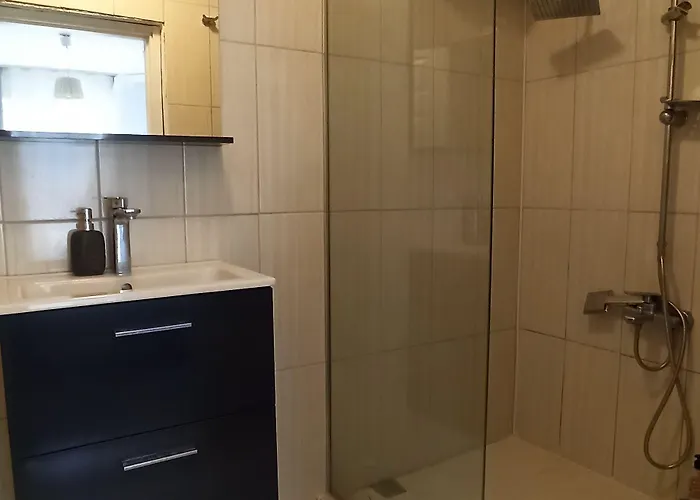 Frühstückspension Goelyaka 3*